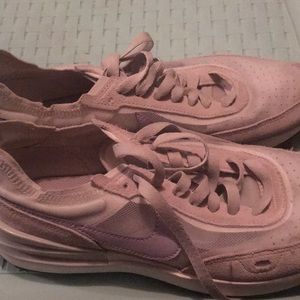 Nike size 8.5 women’s